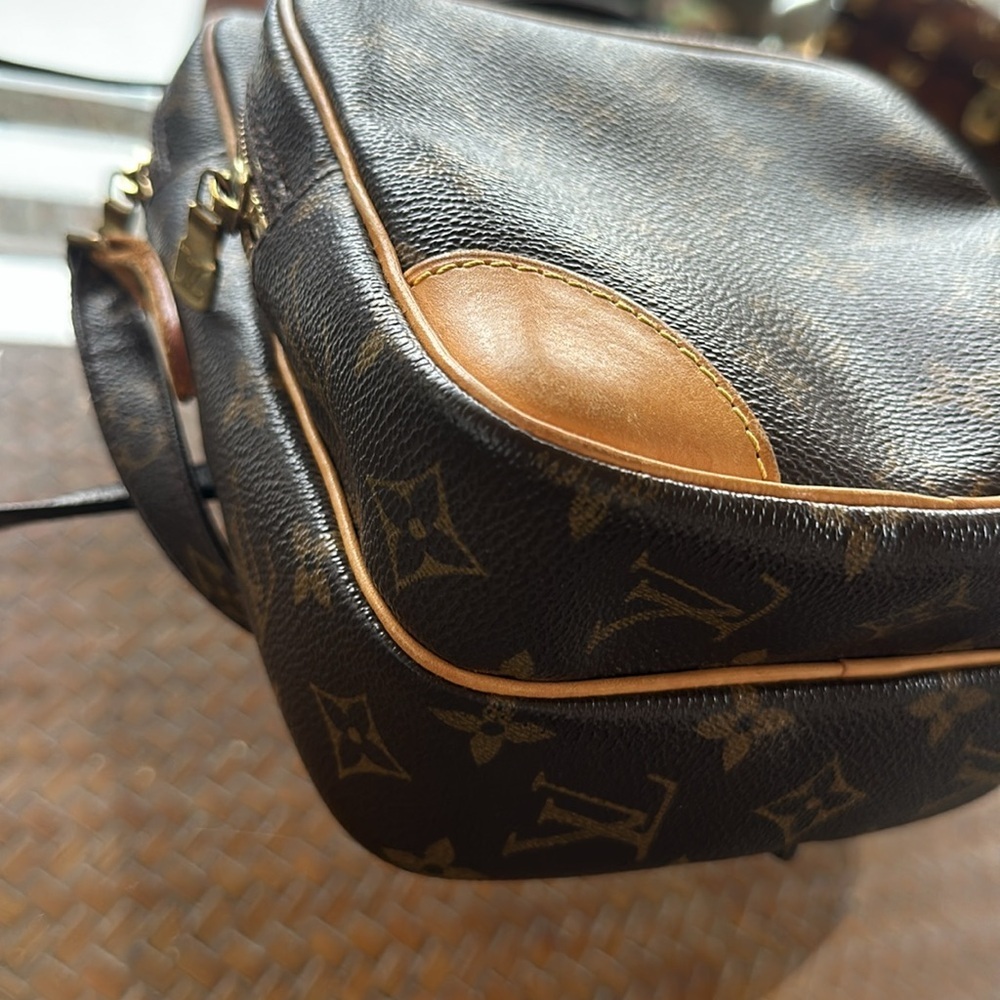 Louis Vuitton Amazone Bag Monogram Canvas crossbody DISCONTINUED bag. - Picture 7 of 14